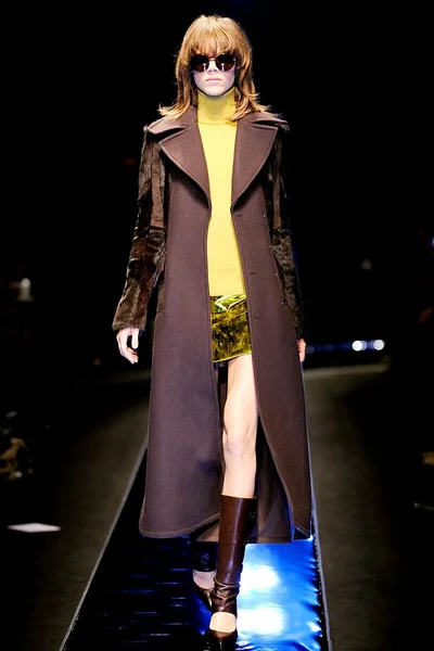 Look 7